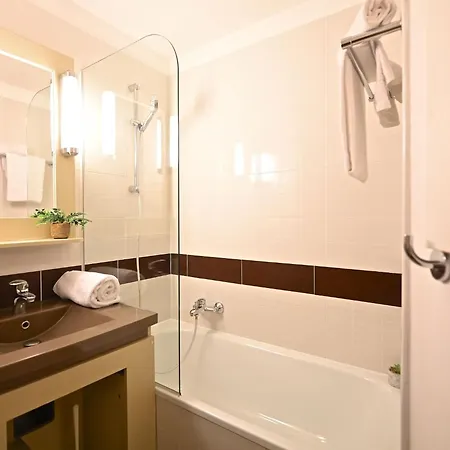 L'esquinade - G1 103 By Interhome