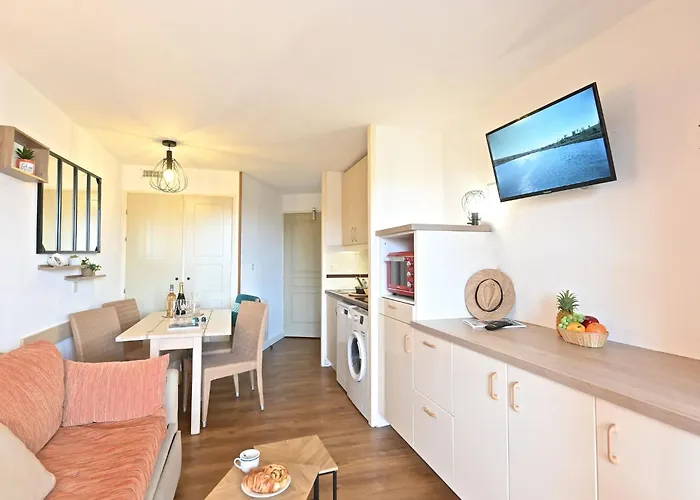 L'esquinade - G1 103 By Interhome * Saint-Raphaël